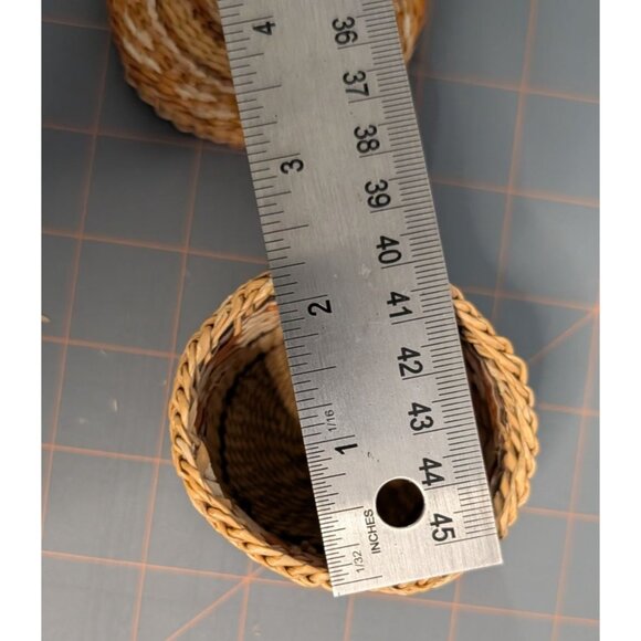 Small Woven Round Basket Lid Rustic Home Decor storage - Picture 6 of 11